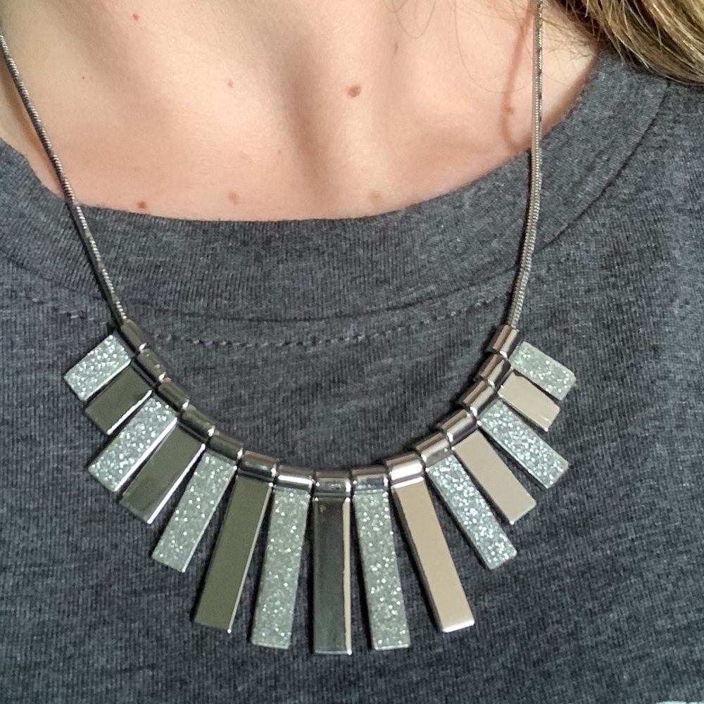 Adjustable silver necklace - Picture 2 of 4